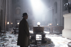 ARD Degeto BABYLON BERLIN, "Folge 17", am Sonntag (11.10.20) um 20:15 Uhr  und um 02:10 Uhr im ERSTEN, ab dem 9. Oktober ab 20:15 Uhr online first in der ARD MediathekBerlin im Herbst 1929 - Hauptkommissar Gereon Rath (Volker Bruch) erlebt den Börsencrash© Frédéric Batier/X Filme Creative Pool/ARD Degeto/WDR/Sky/Beta Film 2019, honorarfrei - Verwendung gemäß der AGB im engen inhaltlichen, redaktionellen Zusammenhang mit genannter Degeto-Sendung und bei Nennung "Bild: Frédéric Batier/X Filme Creative Pool/ARD Degeto/WDR/Sky/Beta Film 2019" (S2+). ARD Degeto/Programmplanung und Presse, Tel: 069/1509-335, degeto-presse@degeto.de